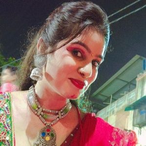 Meet your Posher, Asmita khare